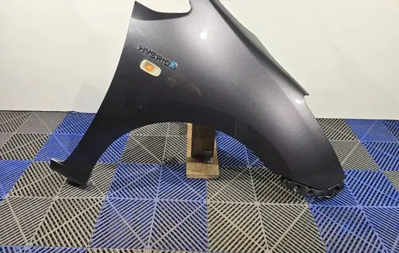 Toyota Prius (XW20) Fender