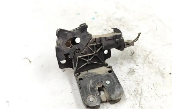 Audi A6 S6 C6 4F Tailgate/trunk/boot lock/catch/latch