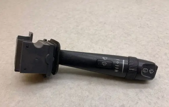 Volvo XC70 Wiper control stalk 30763101 05W47D
