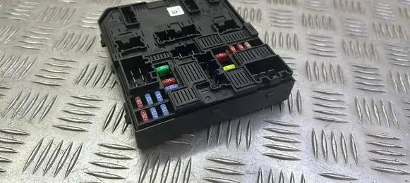 Nissan X-Trail T32 Fuse module 284B74CE0A 6757129266