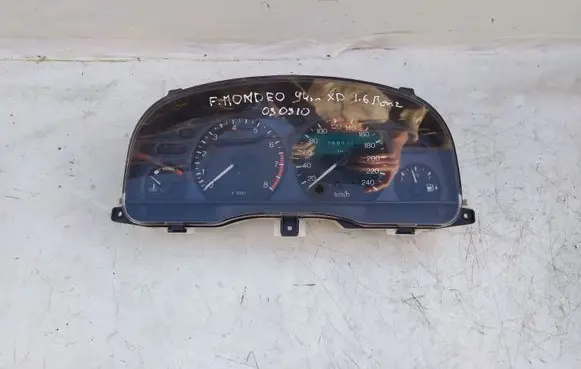 Ford Mondeo MK I Speedometer (instrument cluster)