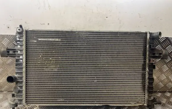 Opel Astra H Coolant radiator 13128801