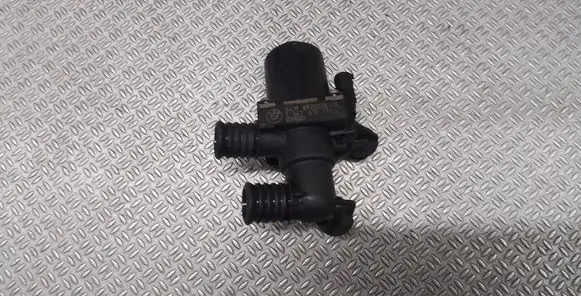BMW 5 E60 E61 Coolant heater control valve 6411692022602