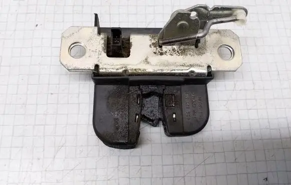 Volkswagen Polo Tailgate/trunk/boot lock/catch/latch 6Q6827505B