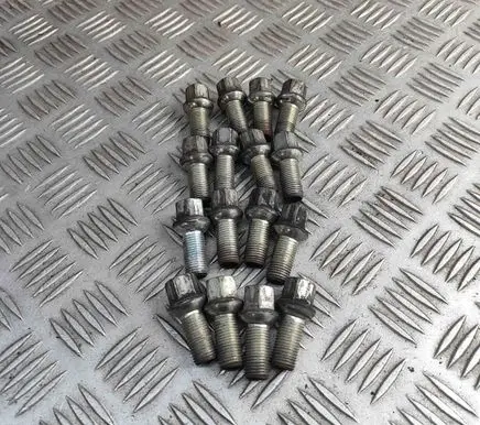 Audi A5 Nuts/bolts WHT002437