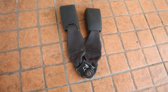 Mitsubishi Outlander Rear seatbelt buckle 