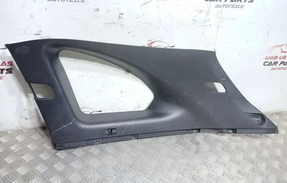 (D)pillar trim (top)