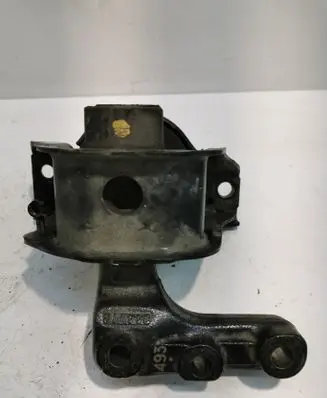 Peugeot 208 Engine mount bracket