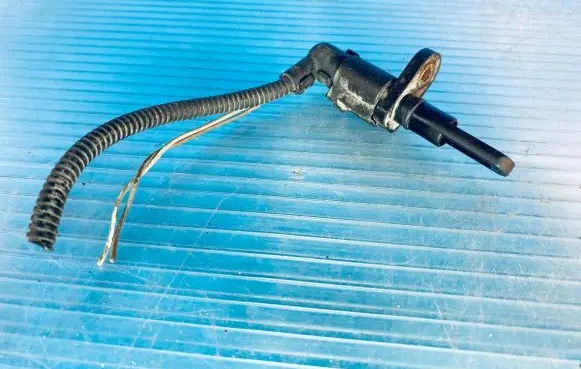 Volkswagen PASSAT B6 Sensor 1J0973702