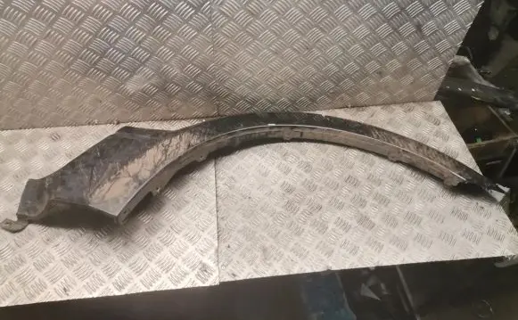 Mitsubishi Pajero Front arch trim mn117210