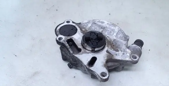 Volkswagen Caddy Vacuum pump 03L145100F