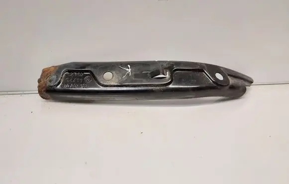 Front bumper mounting bracket