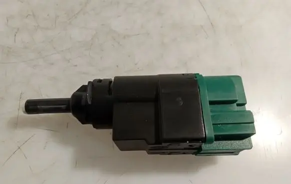 Opel Vivaro Brake pedal sensor switch 253203383R