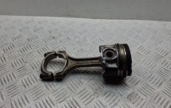 Toyota Avensis T250 Piston with connecting rod 132010R010 131010R020 46679AGSTD
