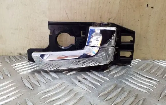 KIA Sportage Front door interior handle 826131F000