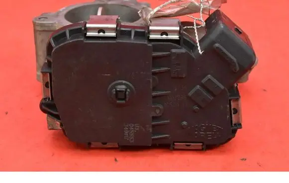 Skoda Rapid (NH) Throttle body valve 04B128063K
