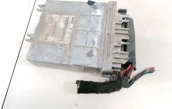 Volvo S40, V40 Engine control unit/module 0281001906 7700110648