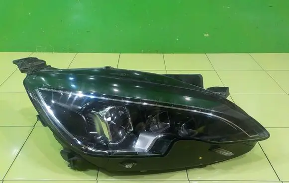 Peugeot 308 Headlight/headlamp 9800546380