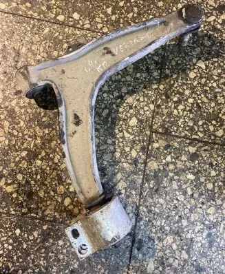 Opel Vectra C Front lower control arm/wishbone