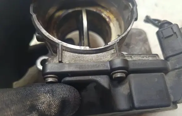 Volkswagen Golf V Throttle valve 03G128063A 2206050248 V330