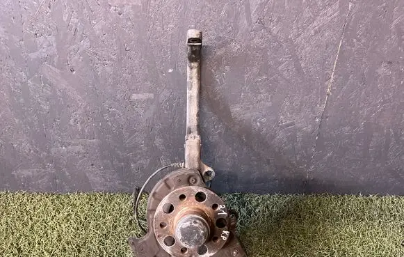 Mercedes-Benz CLS AMG C219 Front wheel hub