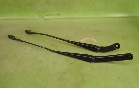 Audi A5 8T 8F Front wiper blade arm