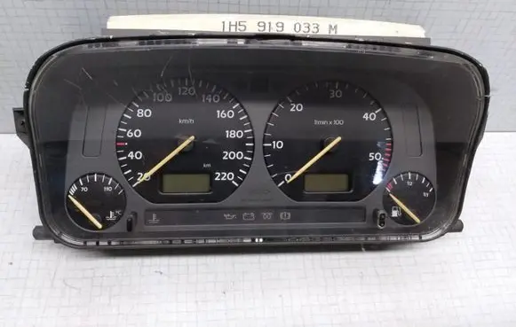 Volkswagen Golf III Speedometer (instrument cluster) 1H5919033M 8831188