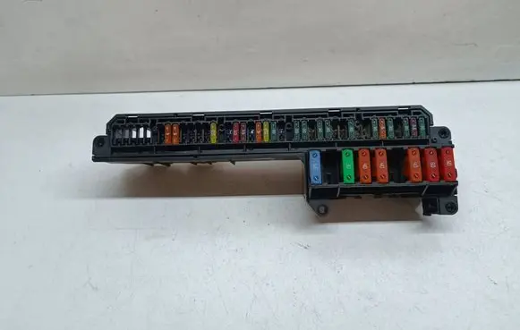 BMW 5 E60 E61 Fuse module 6957330 61146957330