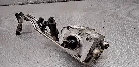Audi A3 S3 8P Mechanical fuel pump 03C127025L 0261520024