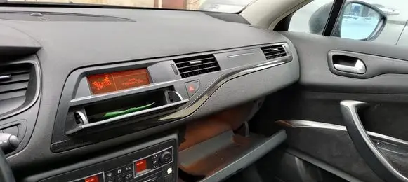 Citroen C5 Dashboard glove box trim 9682315877 63040309 52185