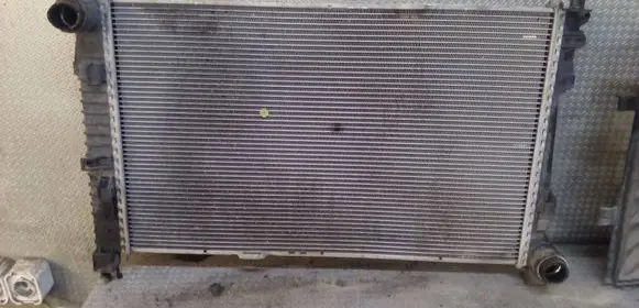 Mercedes-Benz C W203 Coolant radiator A2035000603