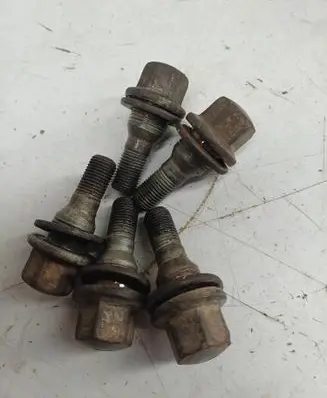 Peugeot 607 Nuts/bolts 