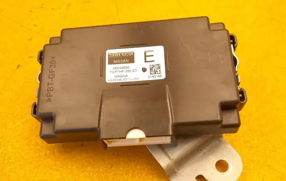 Nissan NP300 Gearbox control unit/module 330844JC0A 3140168