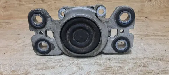 Volvo V70 Engine mount bracket 3131687502