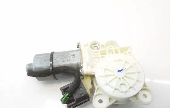 Mercedes-Benz E W211 Front door window regulator motor A2118203042 0130821971