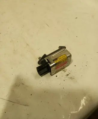 Toyota Prius (XW20) Airbag deployment crash/impact sensor 8986047040 1879000892