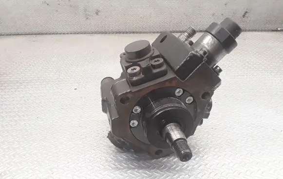 KIA Sorento Fuel injection high pressure pump 0445010118 331004A410