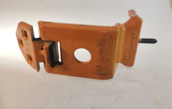 Renault Master III Rear door upper hinge 844000013R