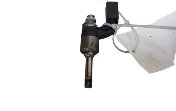 Volkswagen Golf V Fuel injector 03C906036F IHP072