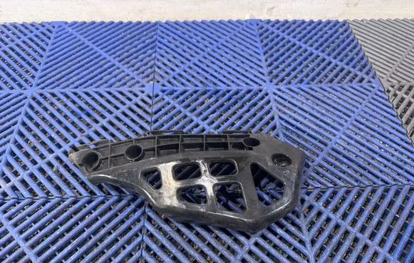 Toyota Auris E180 Front bumper mounting bracket 52535 02050