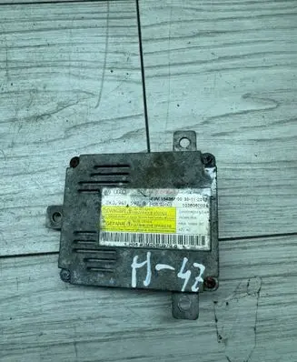 Volkswagen PASSAT B7 Headlight ballast module Xenon 8K0941597B