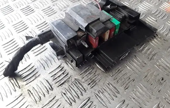 Renault Clio III Fuse module 403885636