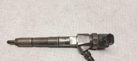 Opel Vectra C Fuel injector 0445110159