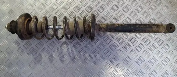 Volkswagen Golf III Rear coil spring