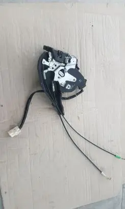 Lexus IS 200-300 Rear door lock