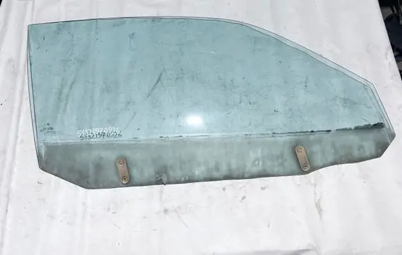 BMW 8 E31 Front door window/glass (coupe) 51321970926 1970926 43R001026