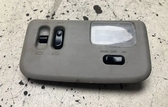 Nissan X-Trail T30 Front seat light 