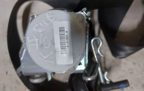 Ford Galaxy Rear seatbelt a613b85