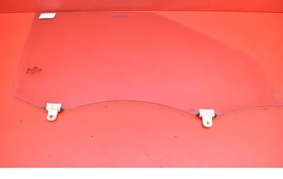 KIA Soul Front door window glass four-door