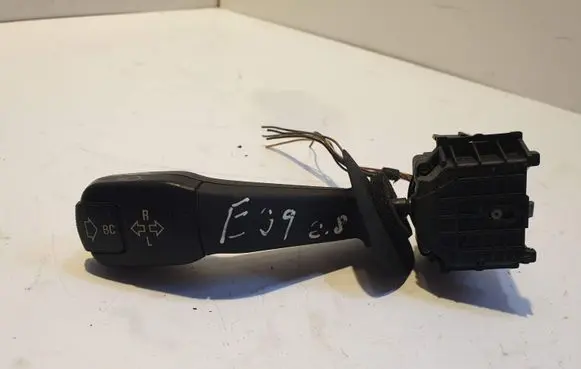 BMW 5 E39 Indicator stalk 8352172 01100410